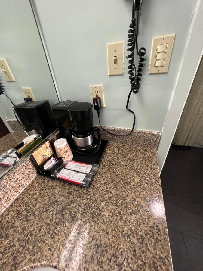 Executive Inn Pelham Экстерьер фото